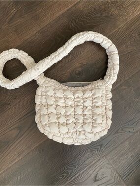 Wild Fable Cream Puffy Quilted Nylon Zip Purse